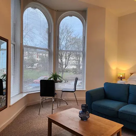 Apartament 6 Esplanade Gardens 1 Bed Ground Floor *