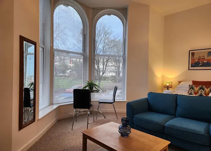 Apartament 6 Esplanade Gardens 1 Bed Ground Floor *