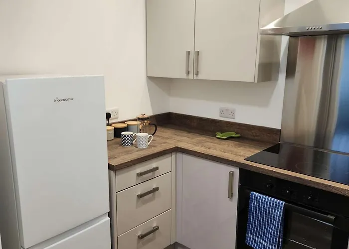 6 Esplanade Gardens 1 Bed Ground Floor Apartament *